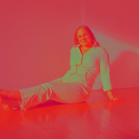 Meet your Posher, Andrea - Picture 2 of 2